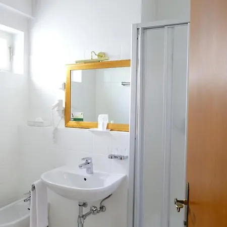 Otel Pfeifer Zum Kirchenwirt 4*