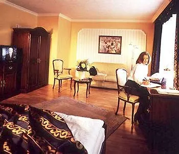 Pfeifer Zum Kirchenwirt Otel Graz