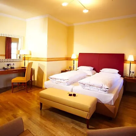 Pfeifer Zum Kirchenwirt Hotel 4*